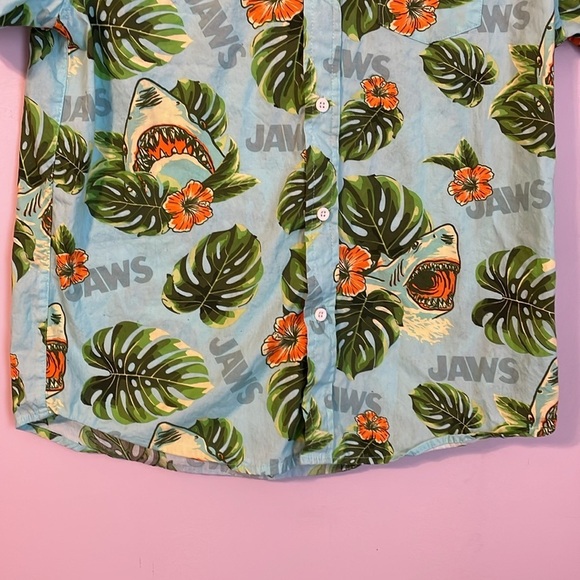 Jaws Universal Studios Tropical Hawaiian Shirt Shark size XL - Picture 3 of 15
